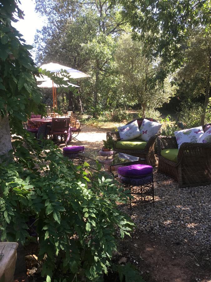Longo Mai Bed & Breakfast Sillans la Cascade Bagian luar foto