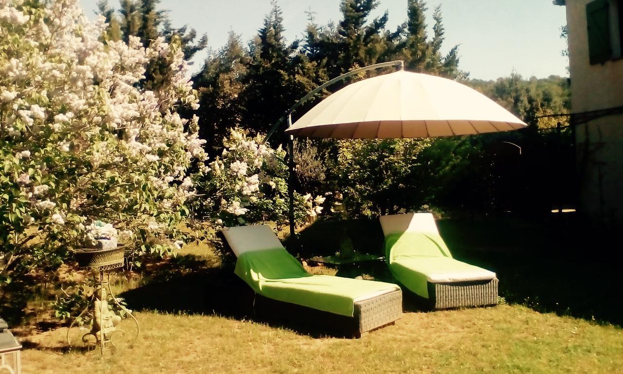Longo Mai Bed & Breakfast Sillans la Cascade Bagian luar foto