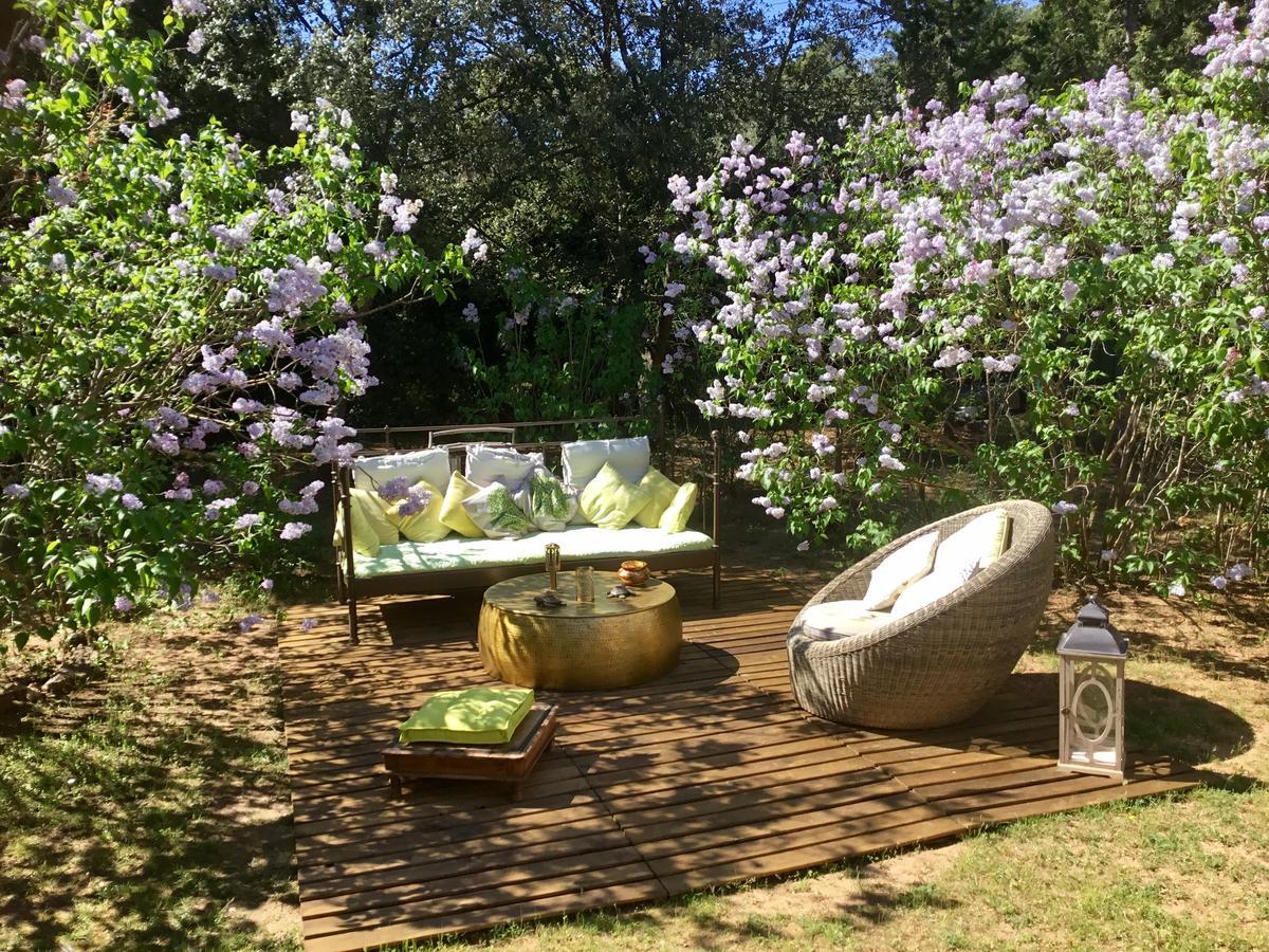 Longo Mai Bed & Breakfast Sillans la Cascade Bagian luar foto
