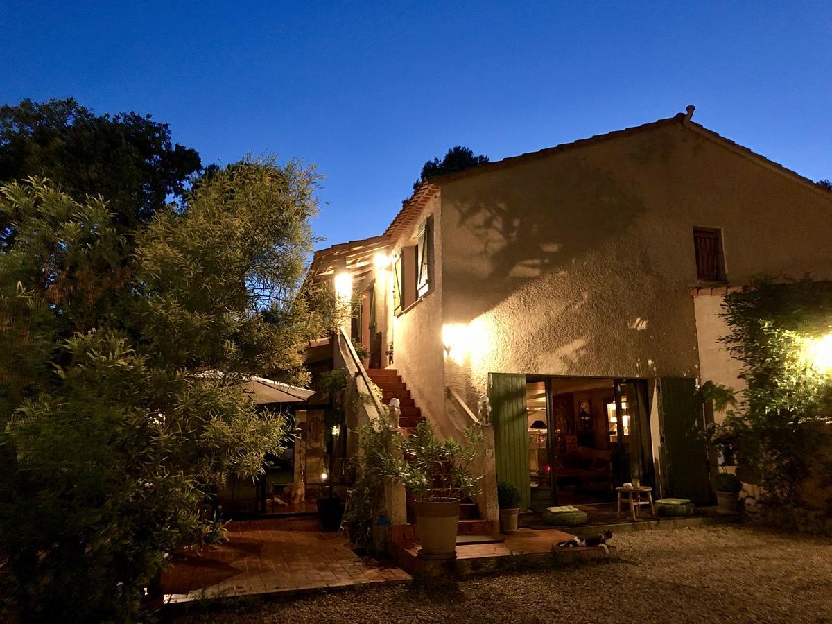 Longo Mai Bed & Breakfast Sillans la Cascade Bagian luar foto