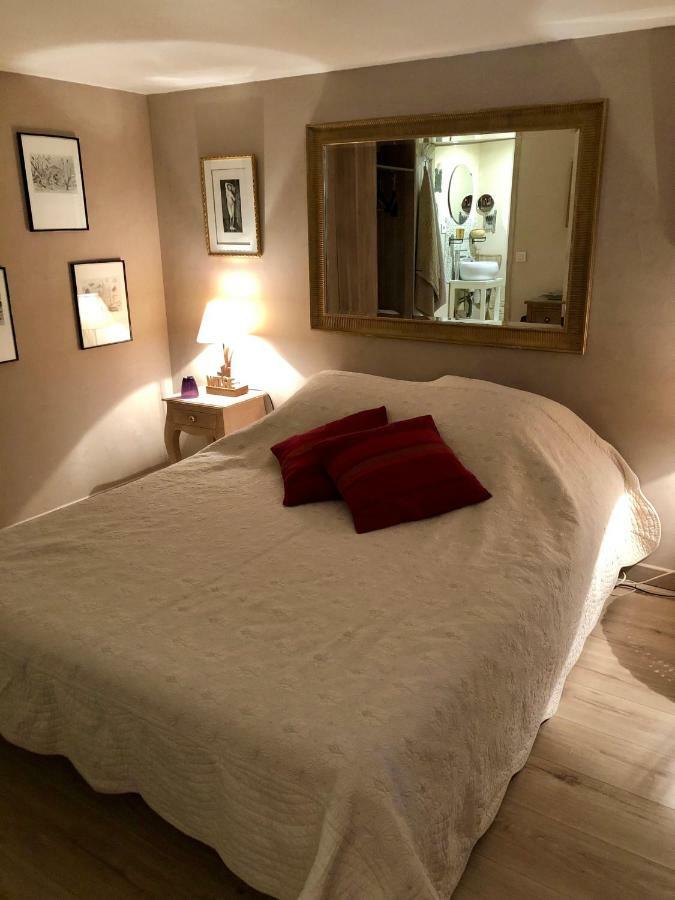 Longo Mai Bed & Breakfast Sillans la Cascade Bagian luar foto